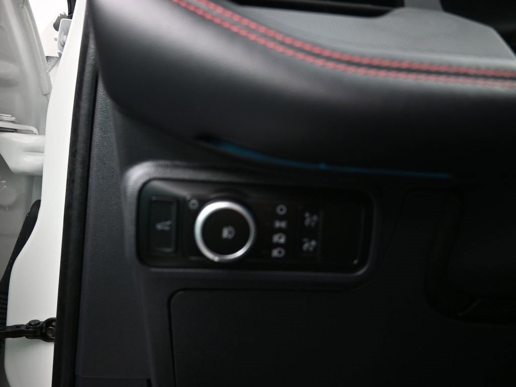 Certified 2025 Ford Explorer ST-Line w/ Premium Package image 29