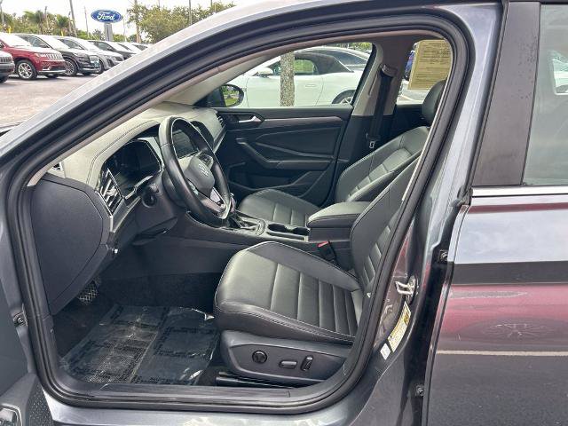 Used 2024 Volkswagen Jetta SE FWD image 16