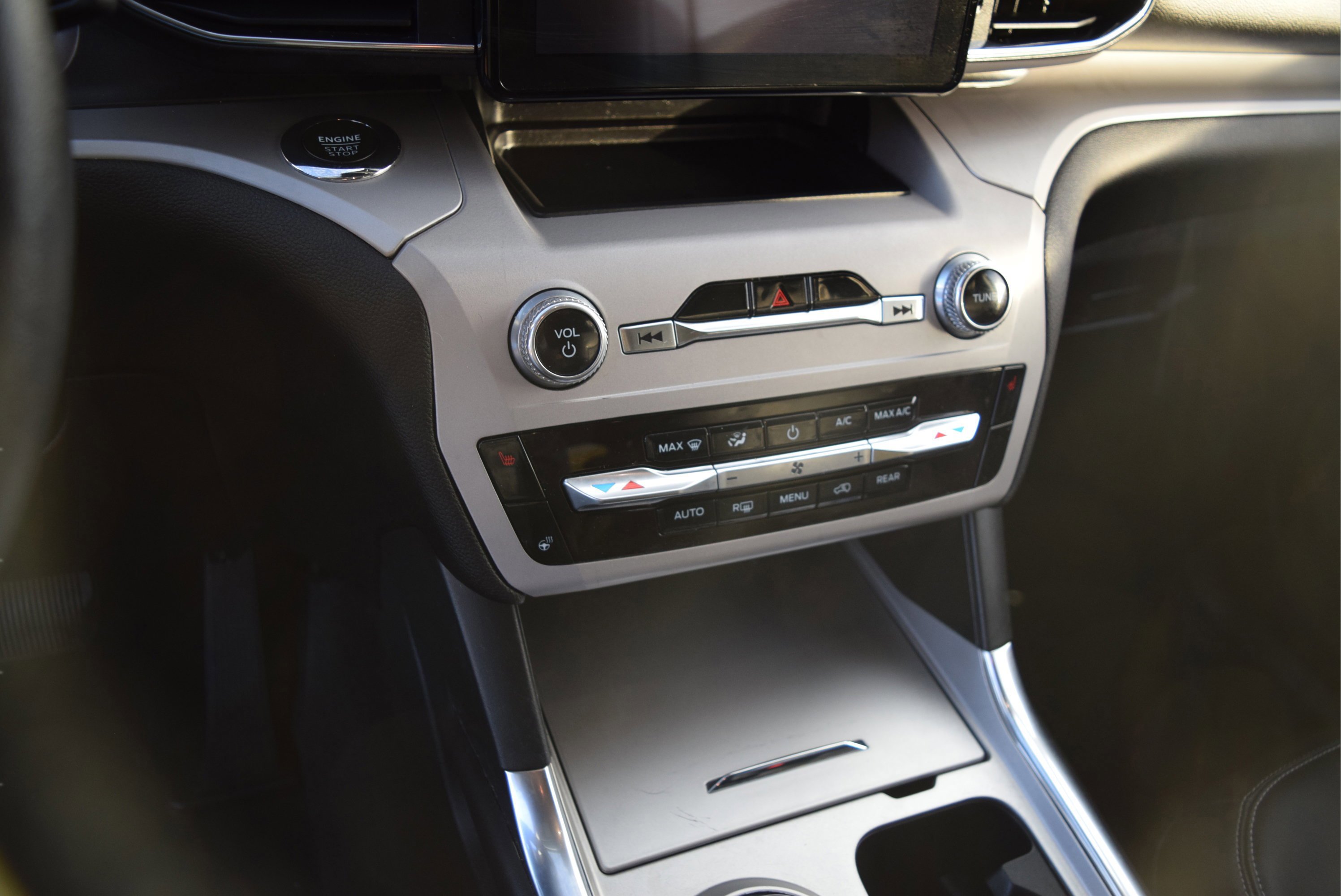 Certified 2023 Ford Explorer XLT w/ Equipment Group 202A image 12