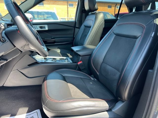 Certified 2024 Ford Explorer ST-Line w/ Class IV Trailer Tow Package AWD/4WD image 19