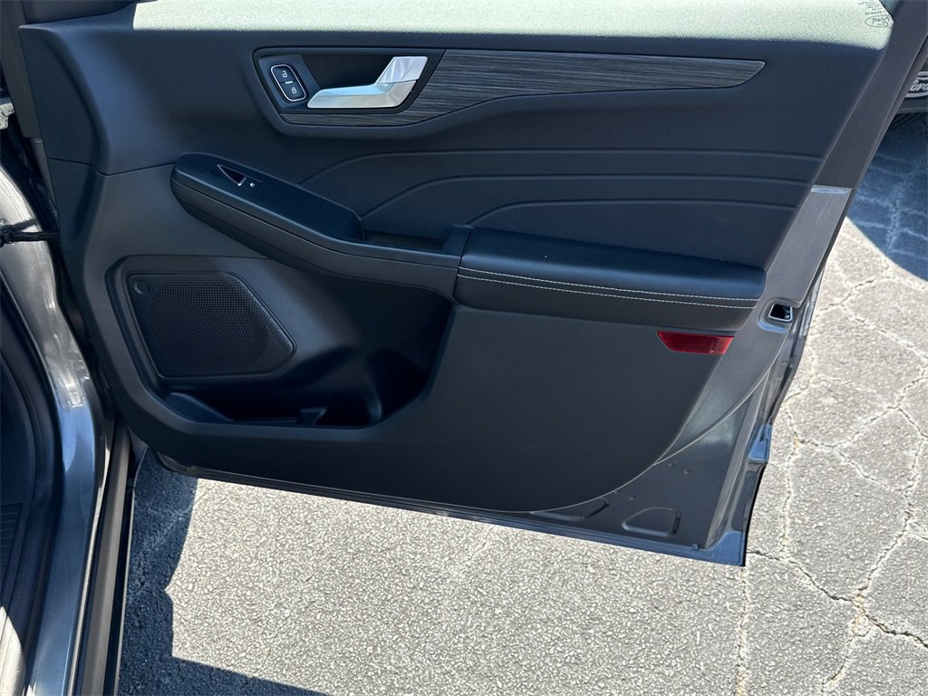 Certified 2023 Ford Escape Platinum image 14