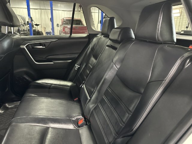 Used 2022 Toyota RAV4 XLE Premium AWD/4WD image 30