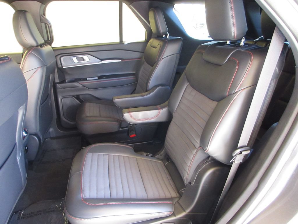 Certified 2026 Ford Explorer ST-Line w/ ST-Line Street Pack RWD image 24