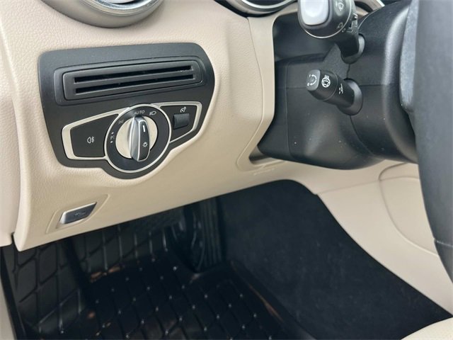 Used 2021 Mercedes-Benz GLC 300 4MATIC image 33