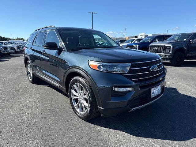 Certified 2023 Ford Explorer XLT w/ Equipment Group 202A AWD/4WD image 4