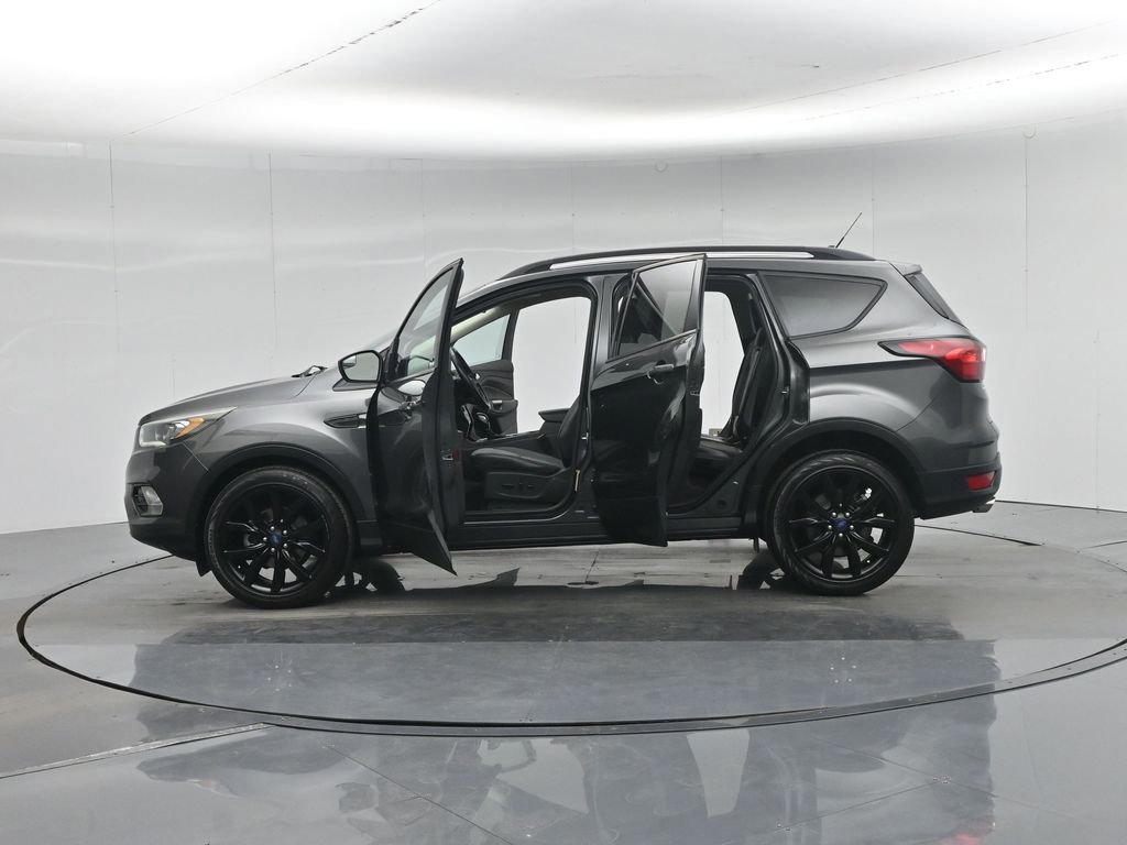 Certified 2019 Ford Escape SE image 34