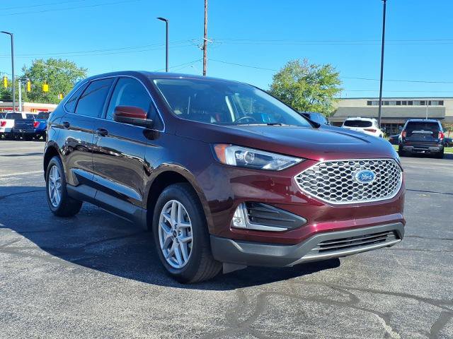 Certified 2024 Ford Edge SEL w/ Convenience Package AWD/4WD image 2