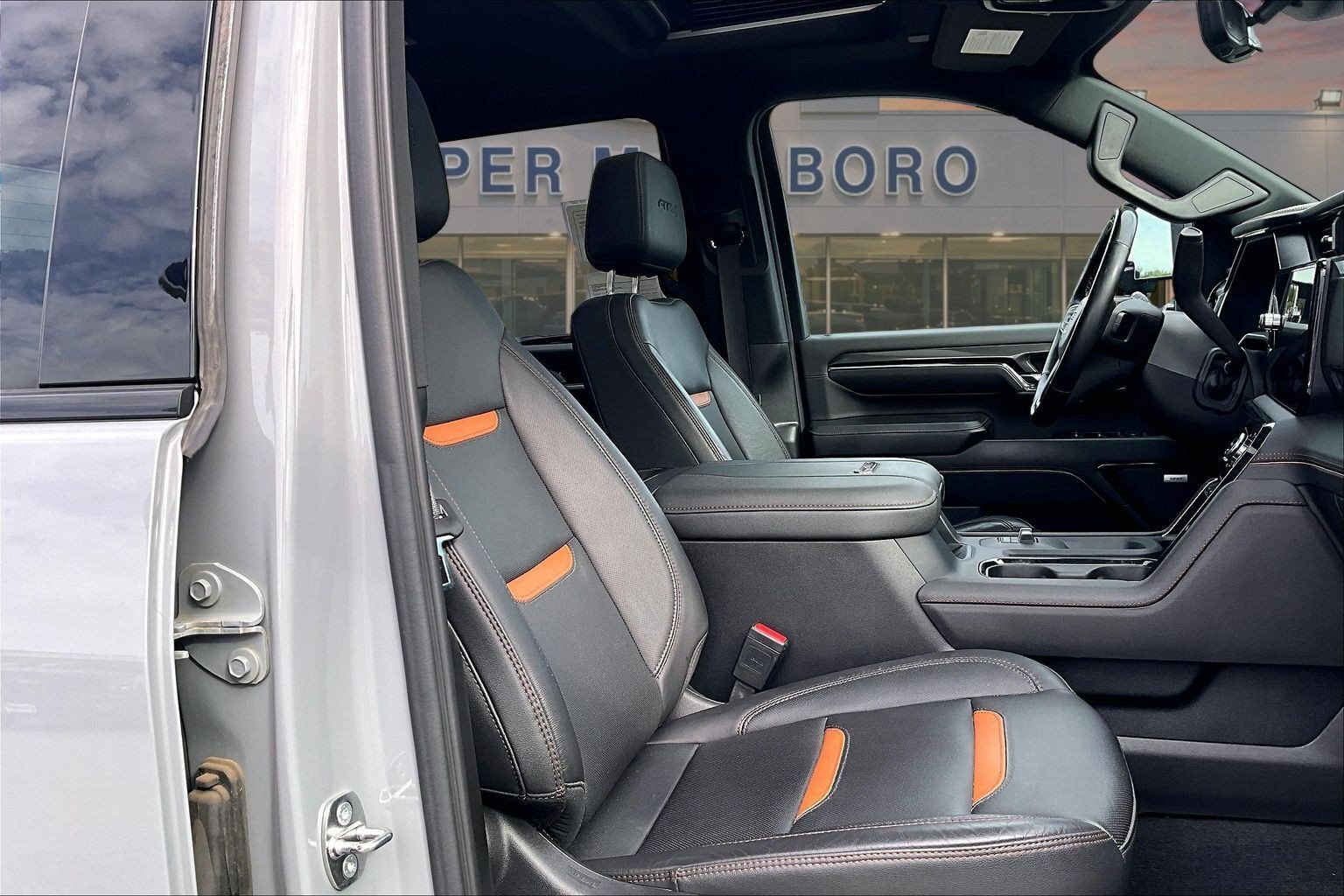 Used 2024 GMC Sierra 3500 AT4 w/ AT4 Premium Plus Package AWD/4WD image 7