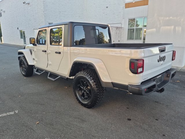 Used 2022 Jeep Gladiator Sport AWD/4WD image 6