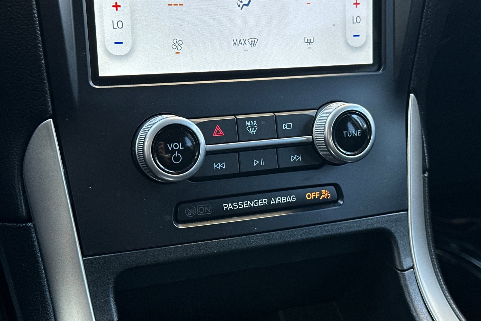 Certified 2022 Ford Edge SE w/ Black Appearance Package image 19