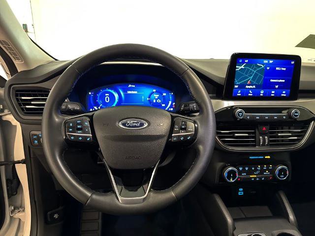 Certified 2022 Ford Escape Titanium image 8