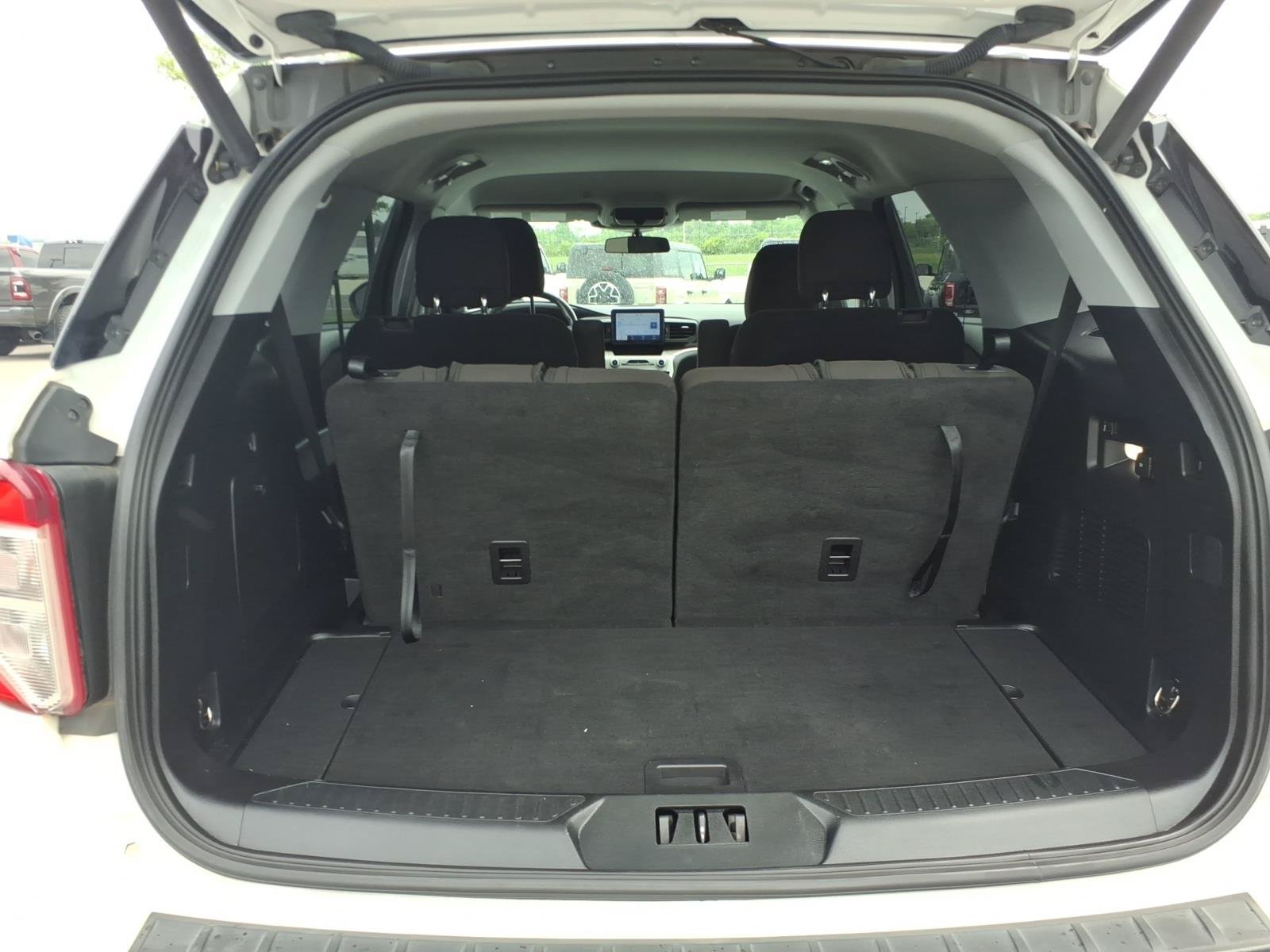 Certified 2020 Ford Explorer XLT RWD image 16