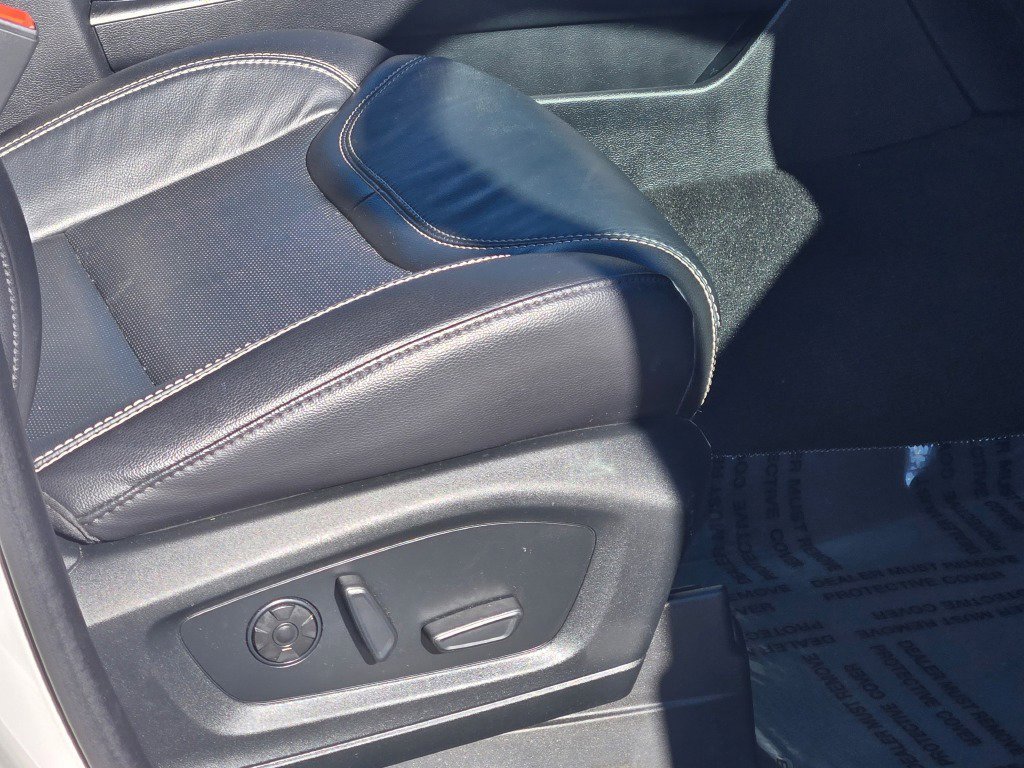 Certified 2022 Ford Explorer ST w/ ST Street Pack image 6