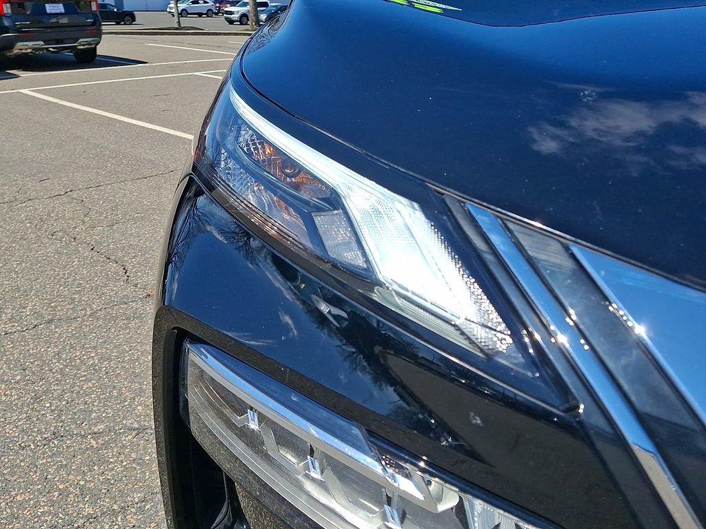 Used 2023 Nissan Rogue SV AWD/4WD image 12