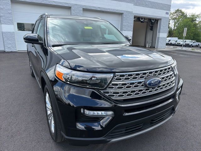 Certified 2022 Ford Explorer Limited w/ Limited Technology Package AWD/4WD image 9