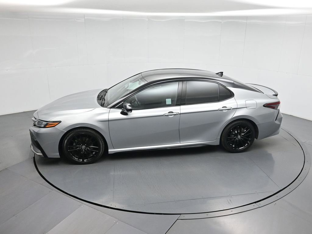 Used 2022 Toyota Camry XSE image 16