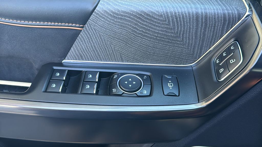 Certified 2024 Ford F250 Platinum w/ FX4 Off-Road Package image 21