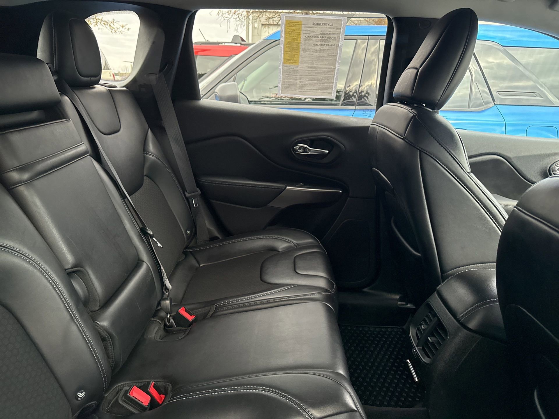 Used 2019 Jeep Cherokee Latitude Plus w/ Cold Weather Group image 12