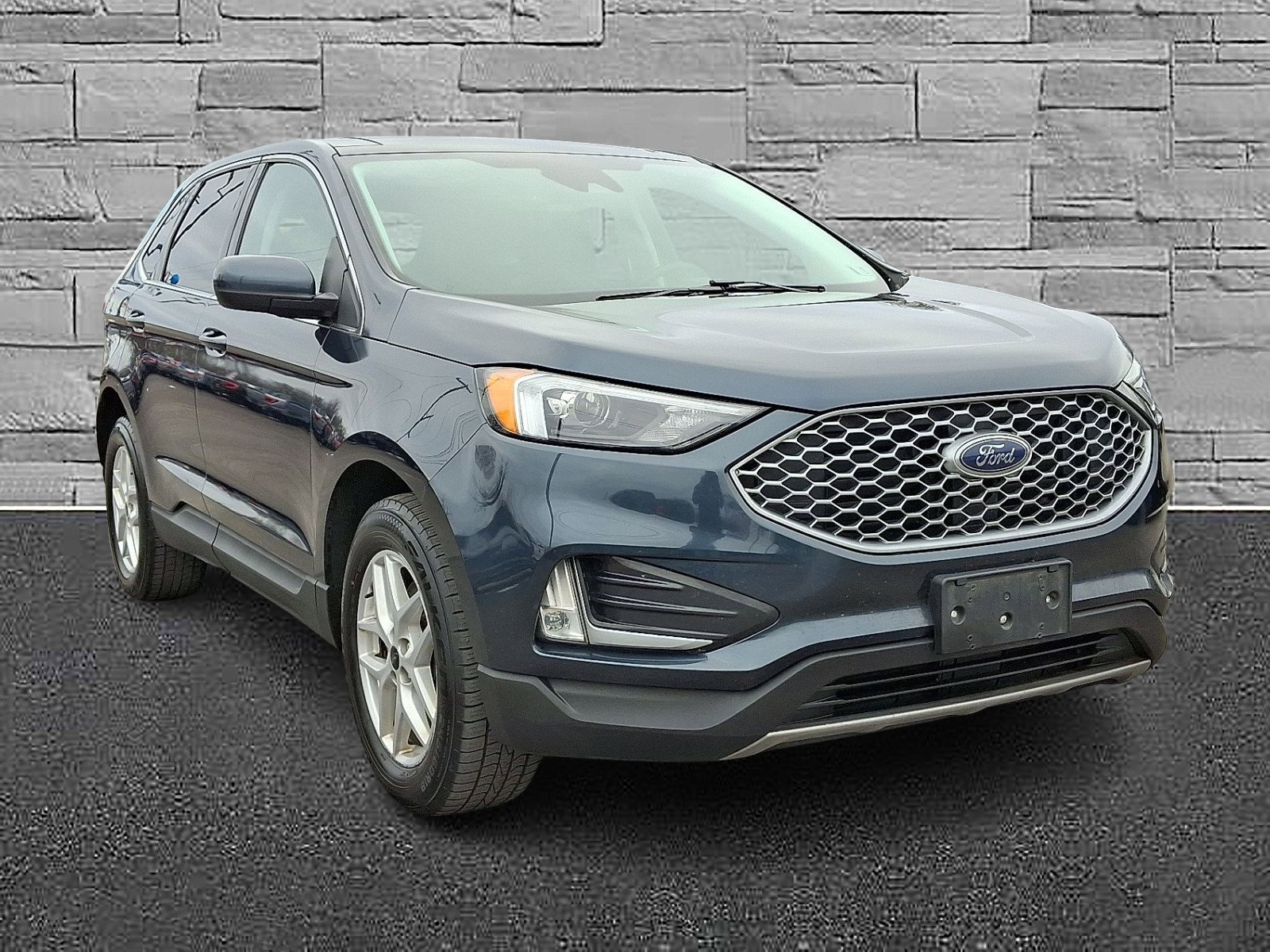 Certified 2024 Ford Edge SEL w/ Convenience Package image 2