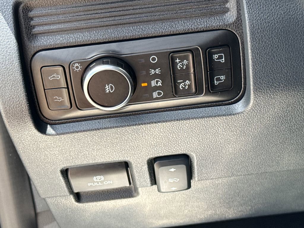 Certified 2025 Ford F250 Platinum AWD/4WD image 15