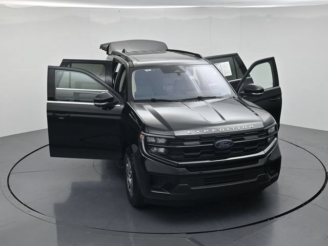 Certified 2025 Ford Expedition Active AWD/4WD image 53
