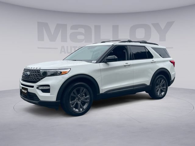 Certified 2023 Ford Explorer XLT w/ Equipment Group 202A AWD/4WD image 1