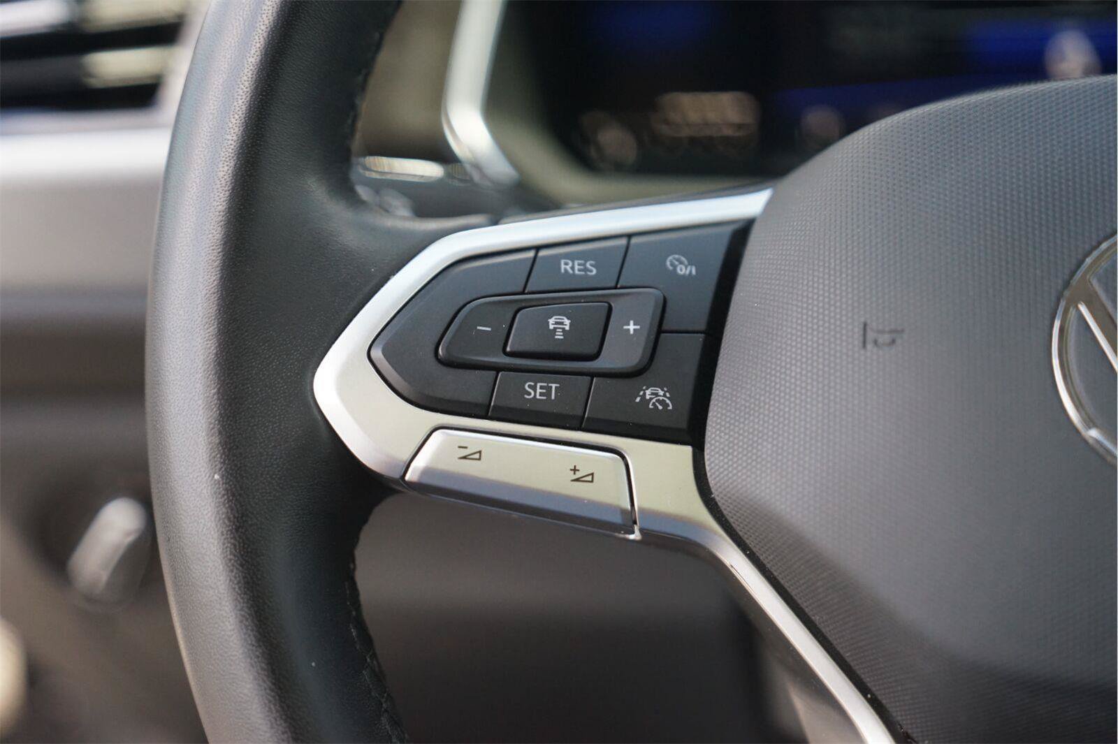 Used 2022 Volkswagen Jetta SE FWD image 23