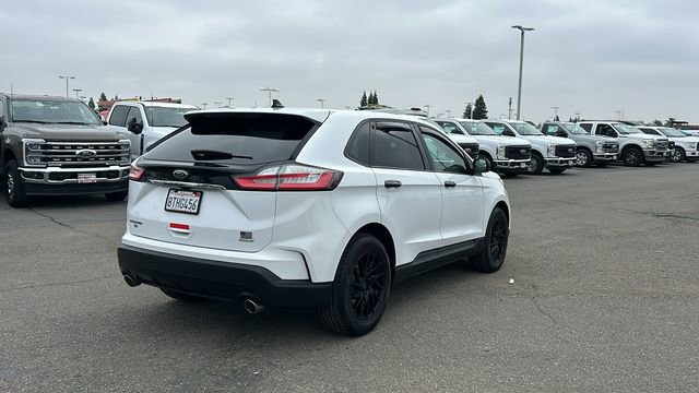 Certified 2020 Ford Edge SE image 3
