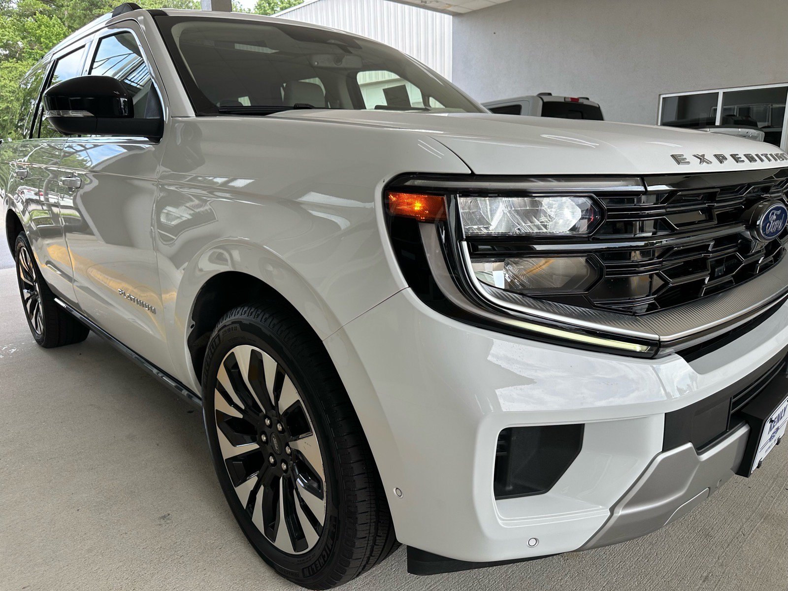 Certified 2025 Ford Expedition Platinum w/ Driver's Package AWD/4WD image 10