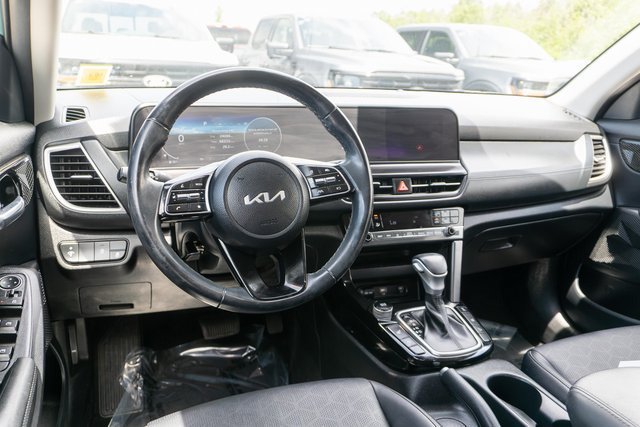 Used 2024 Kia Seltos EX AWD/4WD image 13