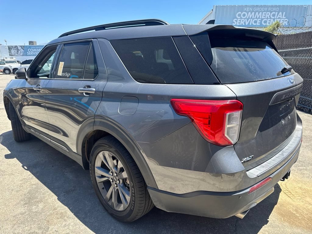 Certified 2021 Ford Explorer XLT w/ Equipment Group 202A RWD image 6
