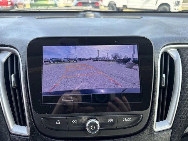 Used 2023 Chevrolet Malibu LS image 19