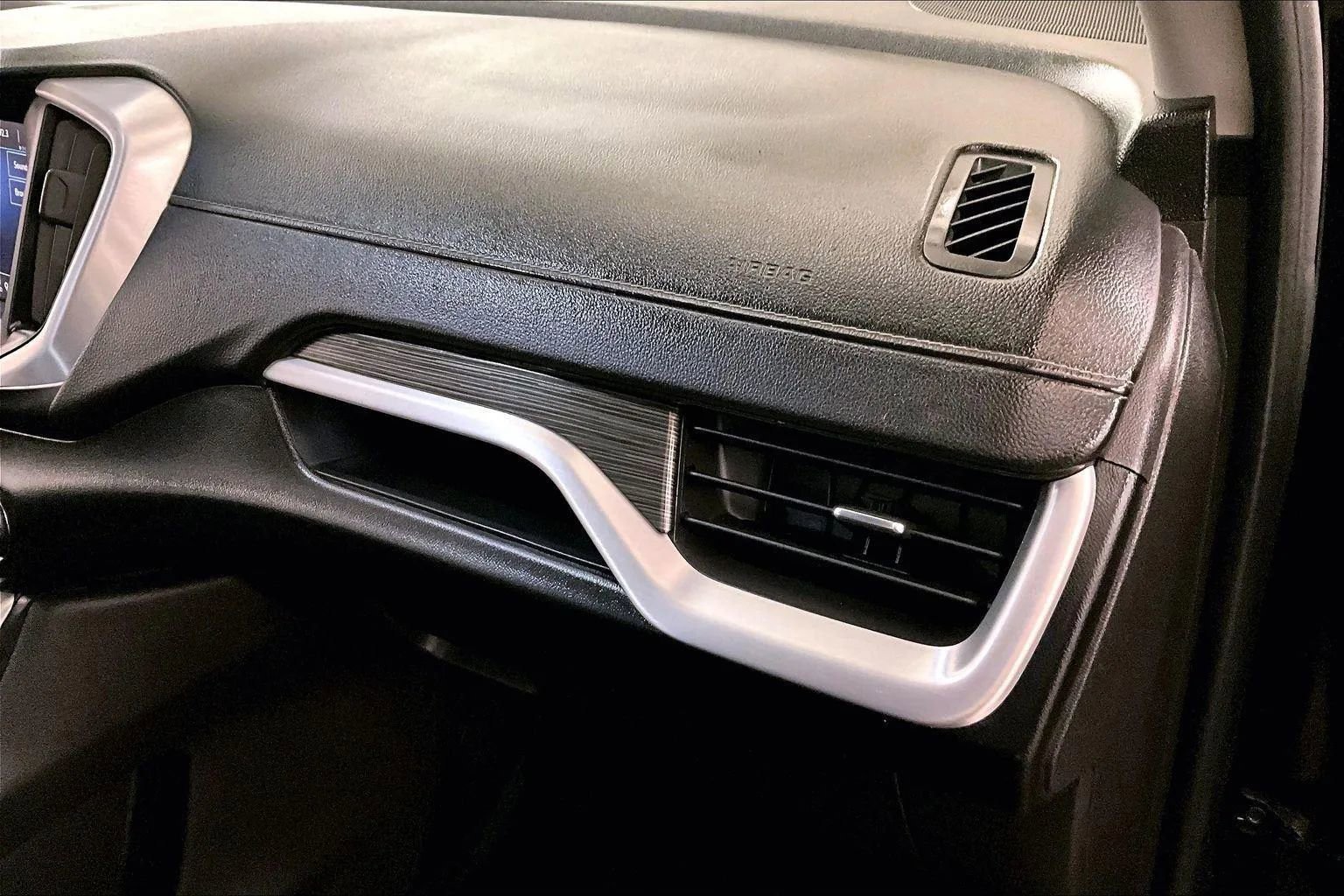 Used 2024 GMC Terrain SLT image 15