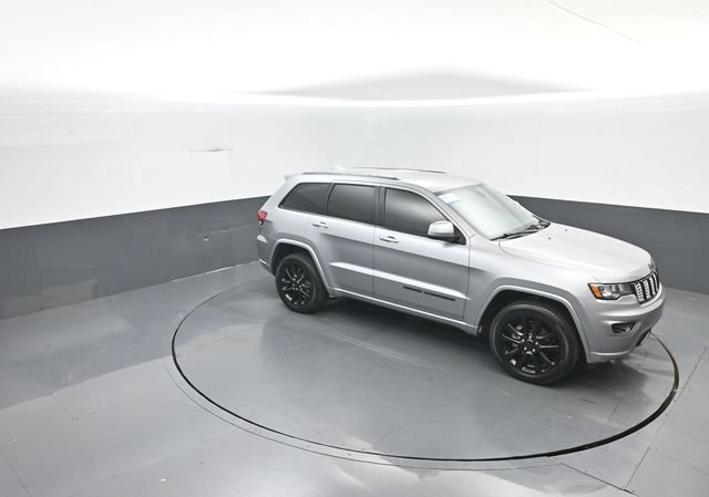Used 2020 Jeep Grand Cherokee Altitude AWD/4WD image 27