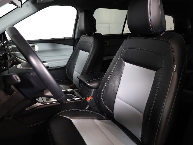 Certified 2023 Ford Explorer XLT w/ Equipment Group 202A AWD/4WD image 8