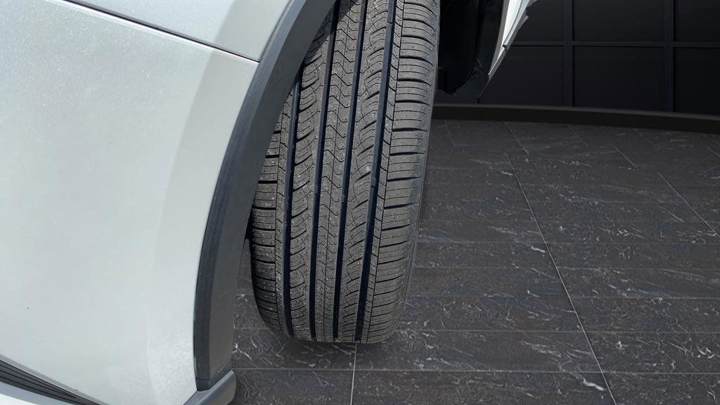 Used 2020 Toyota C-HR XLE FWD image 35