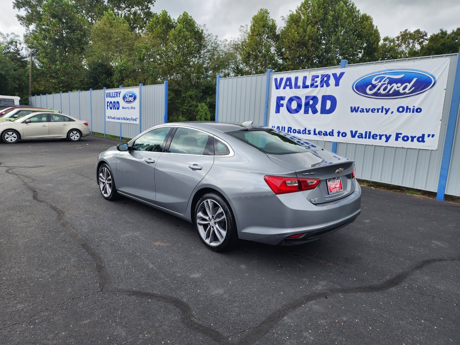Used 2023 Chevrolet Malibu LT FWD image 3