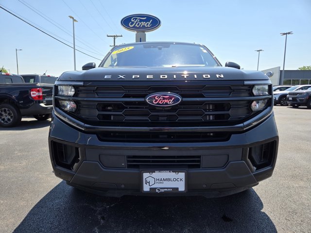 Certified 2025 Ford Expedition Active AWD/4WD image 40