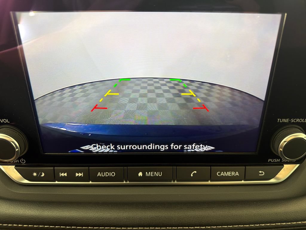 Used 2025 Nissan Rogue SV FWD image 9