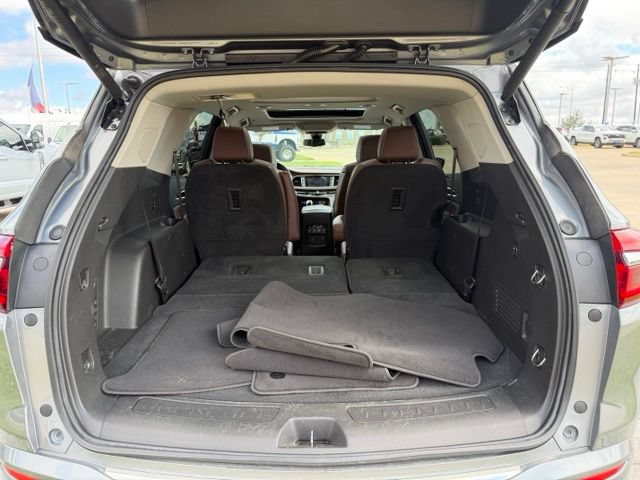 Used 2021 Buick Enclave Avenir w/ Avenir Technology Package FWD image 8