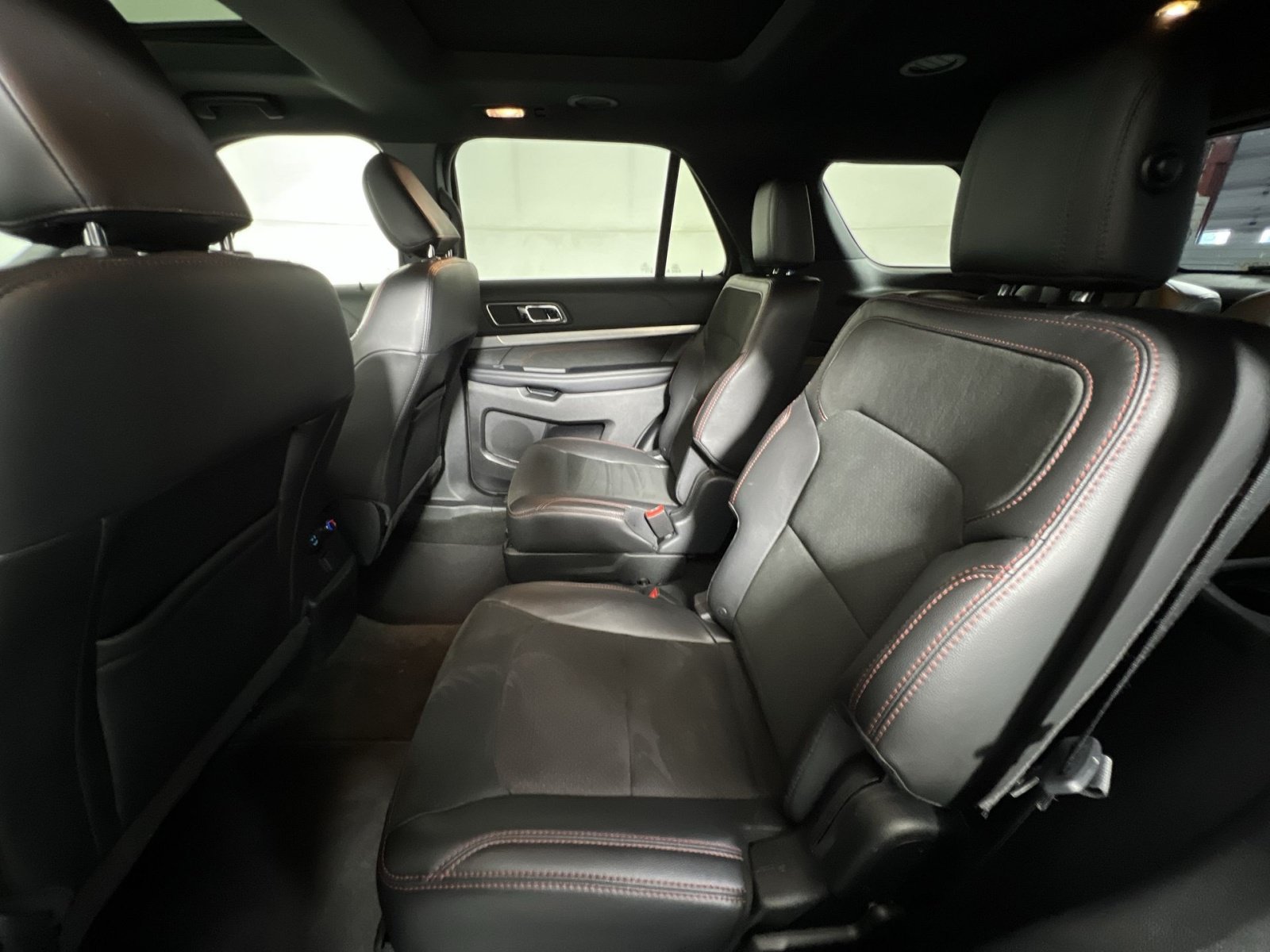 Certified 2018 Ford Explorer XLT w/ Equipment Group 202A AWD/4WD image 25