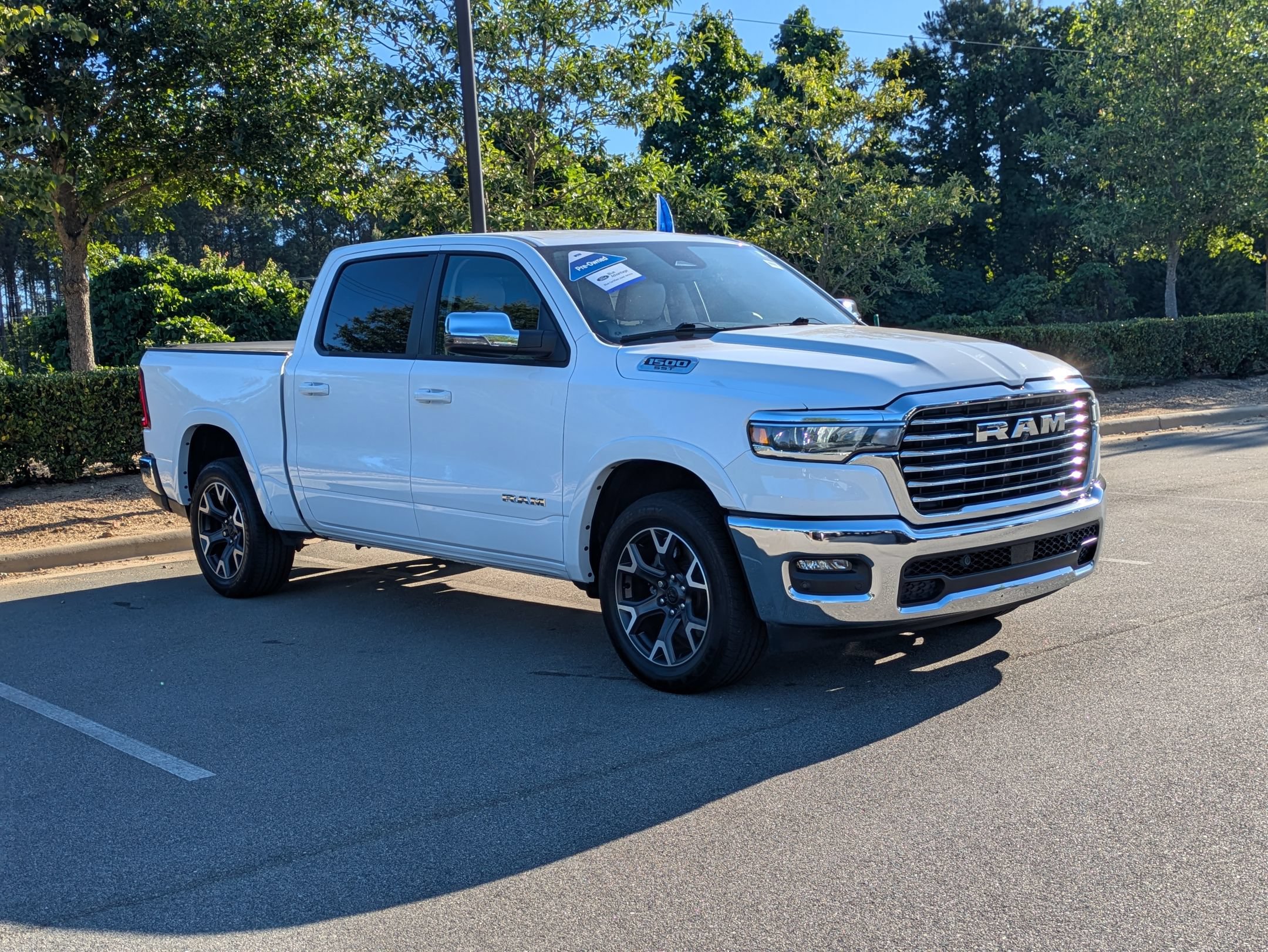 Used 2025 RAM 1500 Laramie AWD/4WD image 1