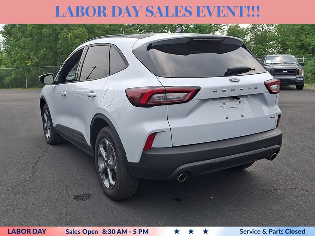 Certified 2025 Ford Escape ST-Line Select AWD/4WD image 8