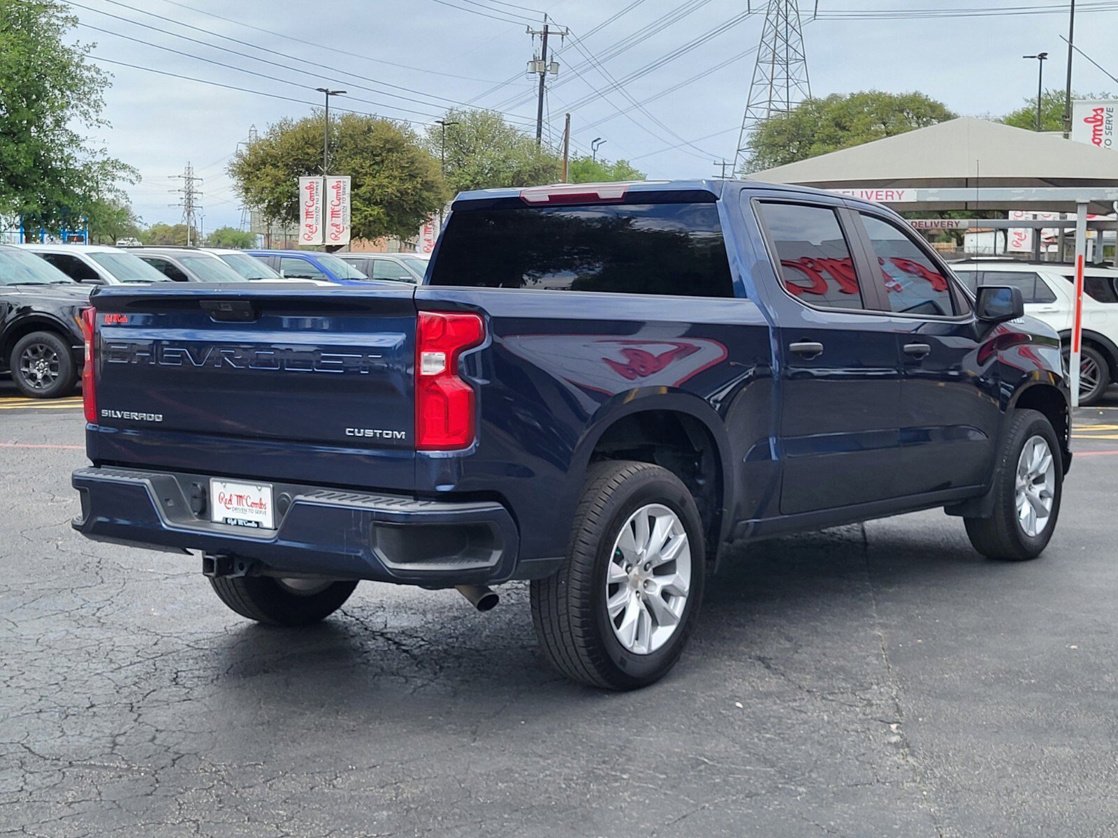 Used 2022 Chevrolet Silverado 1500 Custom image 3