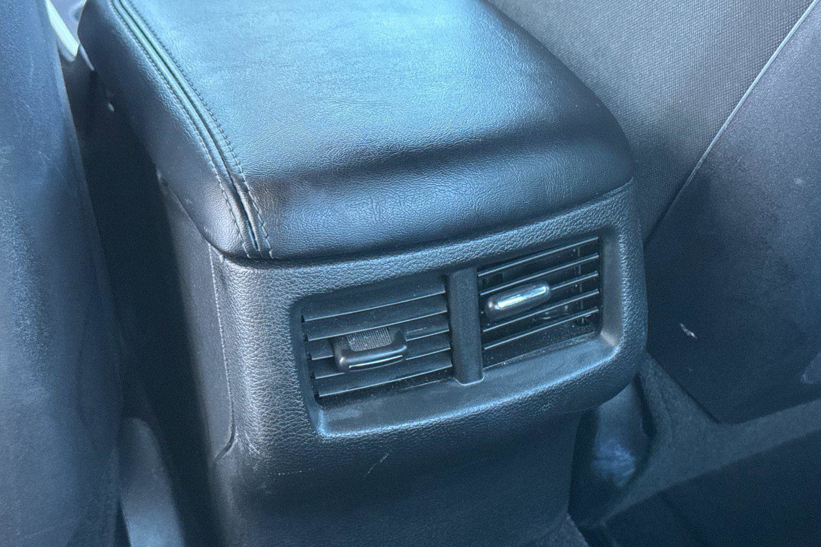 Used 2022 Dodge Challenger GT image 31