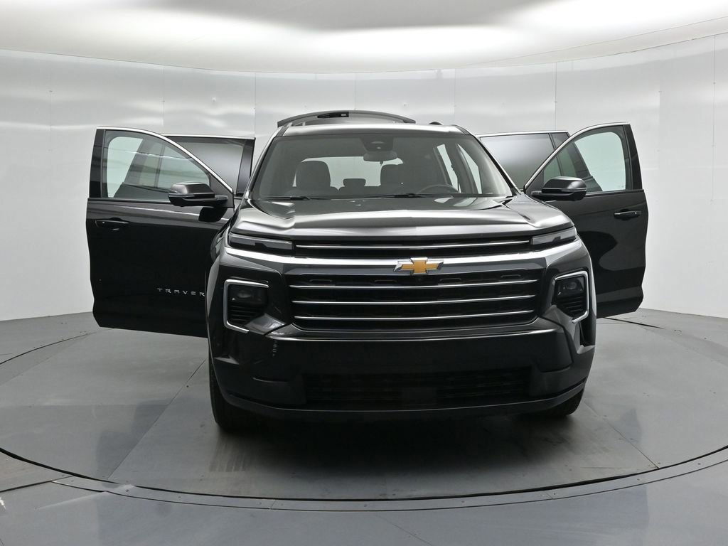 Used 2024 Chevrolet Traverse LT image 49