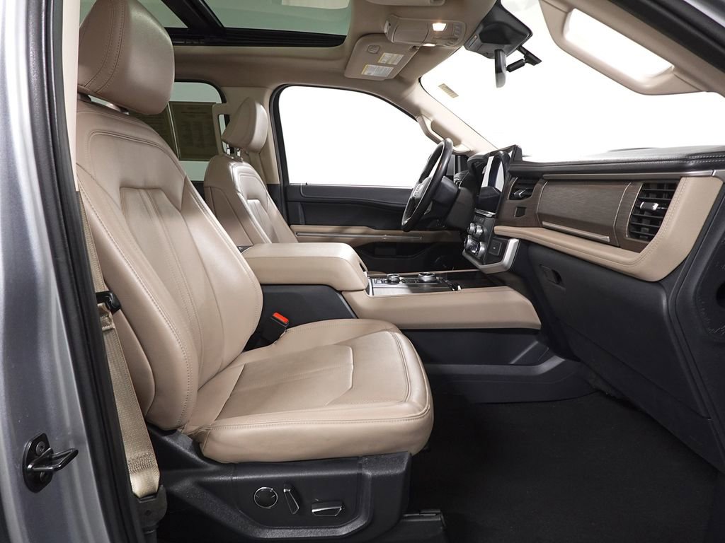 Certified 2024 Ford Expedition Limited image 32