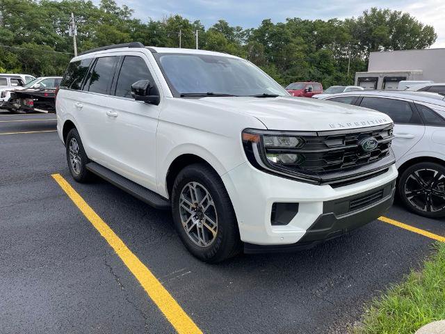 Certified 2025 Ford Expedition Active RWD image 1