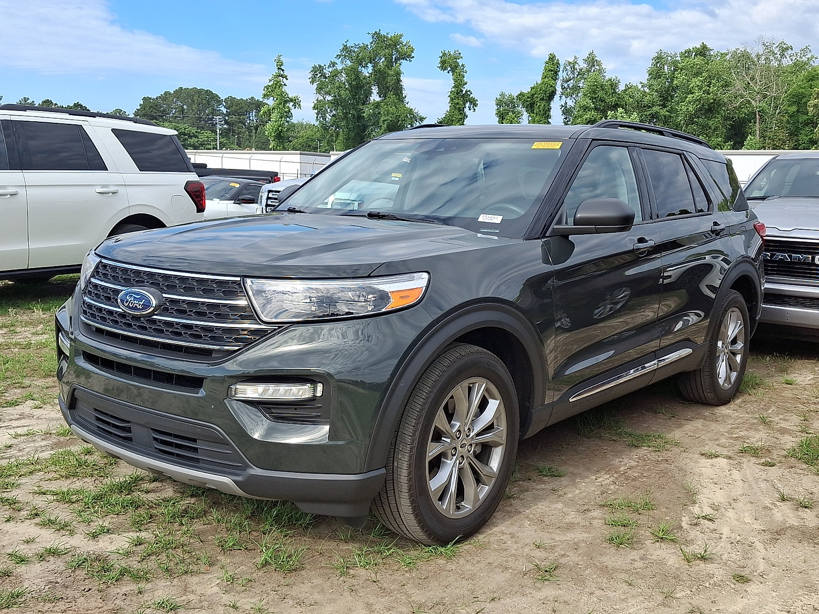 Certified 2023 Ford Explorer XLT w/ Equipment Group 202A AWD/4WD image 3