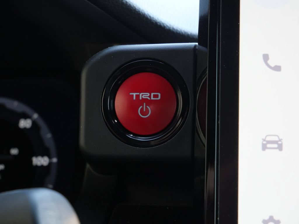 Used 2025 Toyota Tacoma TRD Off-Road AWD/4WD image 32